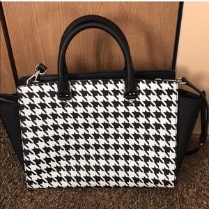 Michael Kors authentic houndstooth bag! Like new